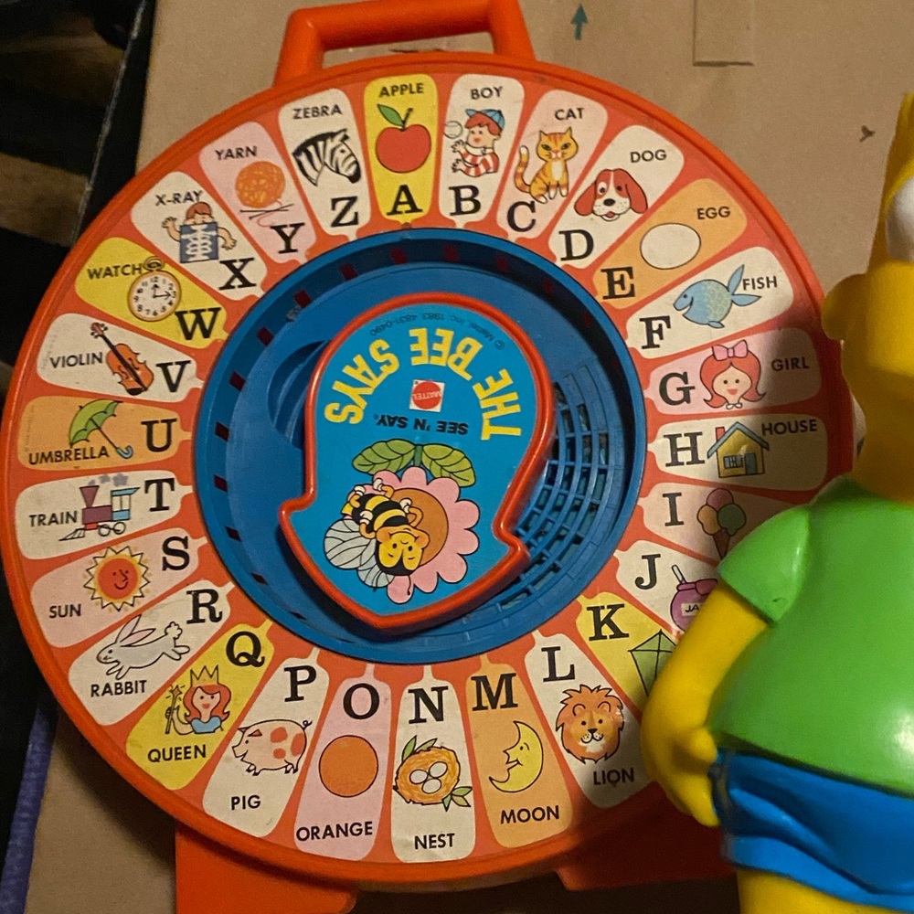 Vintage 1986-1989 See 'N Say Toy - “The Bees Says”